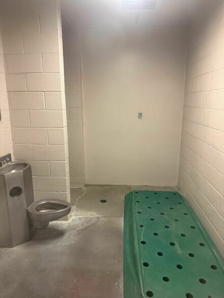 More Photos Of 406 N Avenue D, San Luis Correctional Facility For Sale