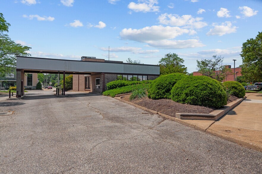 More Photos Of 105 N Main St, Hopewell Medical For Sale