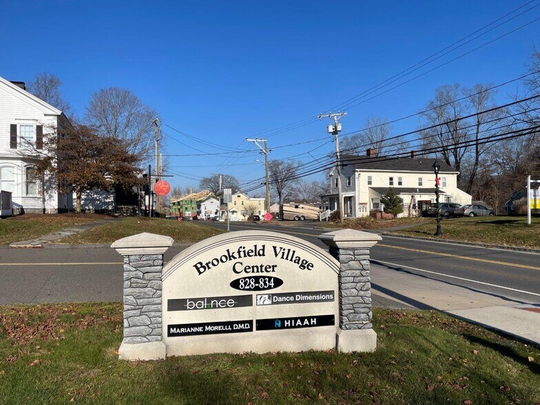 More Photos Of 828 Federal Rd, Brookfield Office For Lease