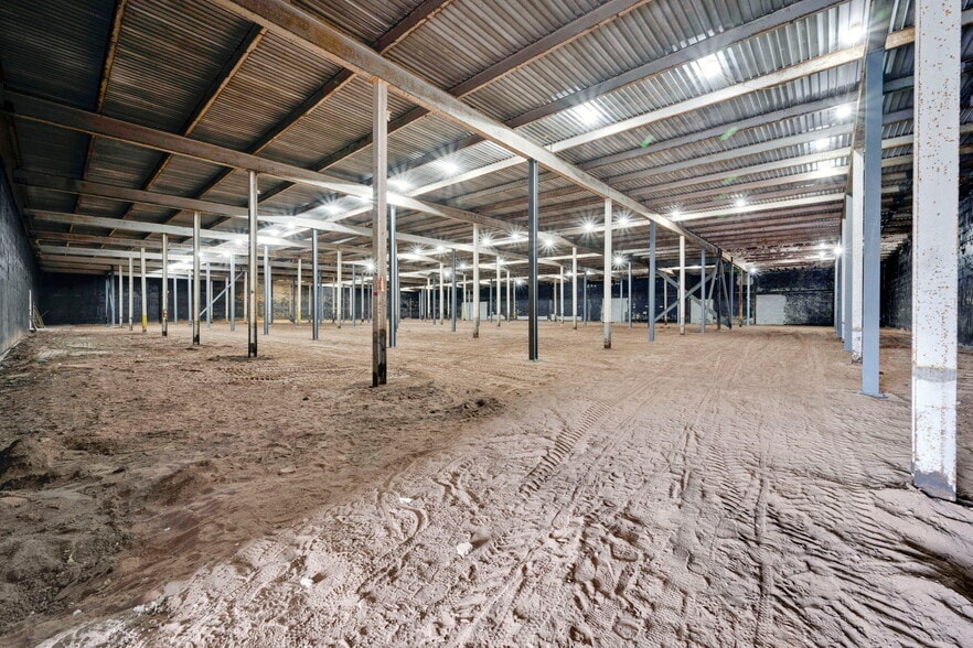 More Photos Of 241 Park Ave, East Hartford Manufacturing For Sale