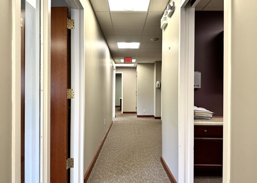 More Photos Of 7 Orchard St, Asheville Bank For Lease