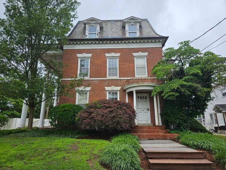 More Photos Of 103 S Main St, Middletown Office For Sale