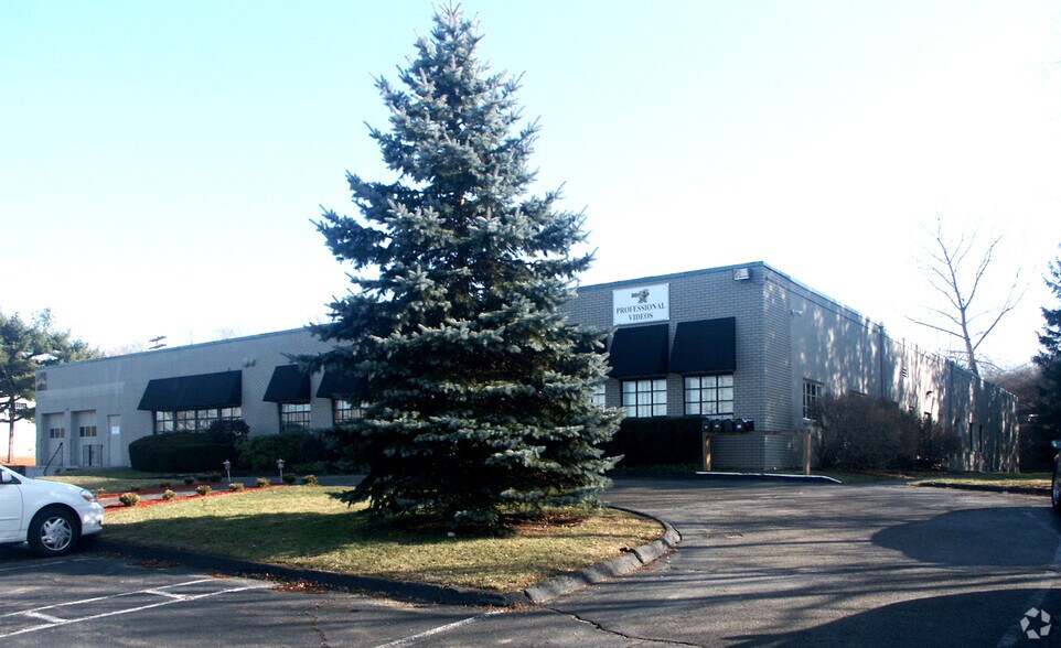 More Photos Of 273 Indian River Rd, Orange Warehouse For Lease