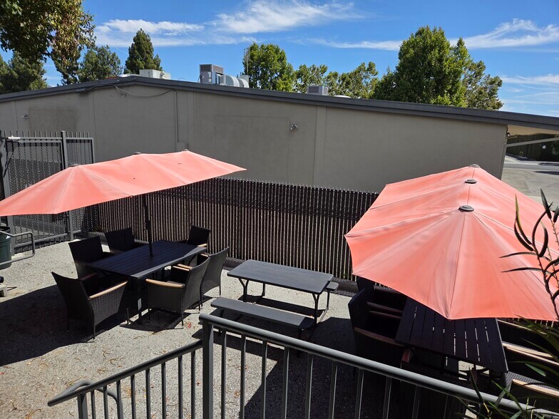 More Photos Of 960 San Antonio Rd, Palo Alto Office For Lease