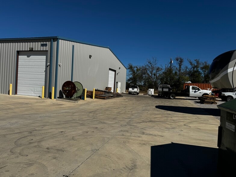 More Photos Of 5070 E State Highway 29, Georgetown Warehouse For Lease