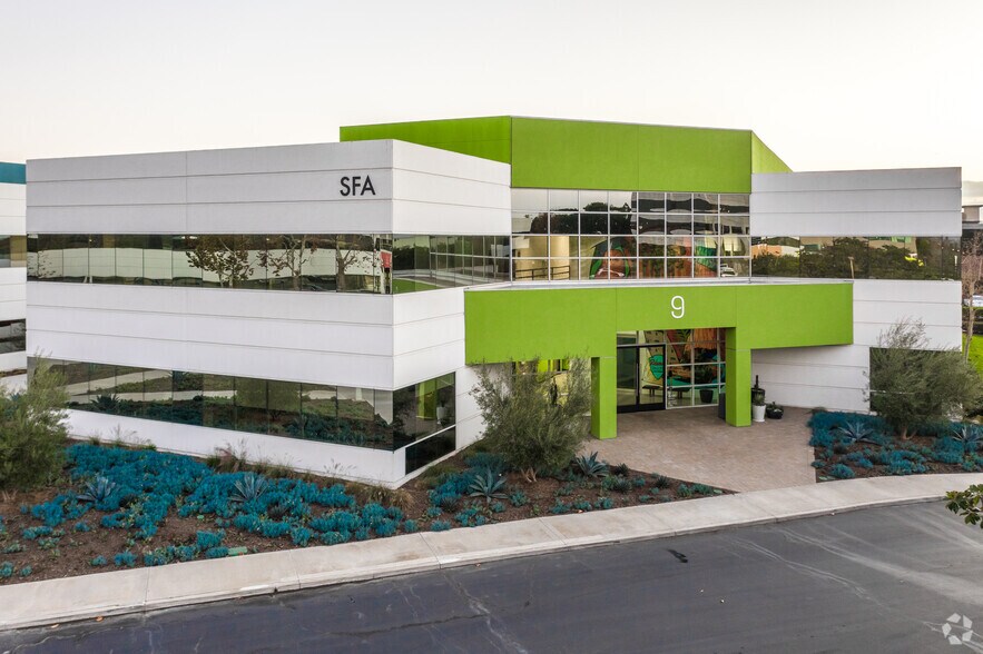 More Photos Of 9 Corporate Park, Irvine Office For Lease
