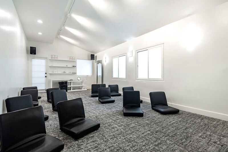 More Photos Of 1062 S Robertson Blvd, Los Angeles Religious Facility For Lease