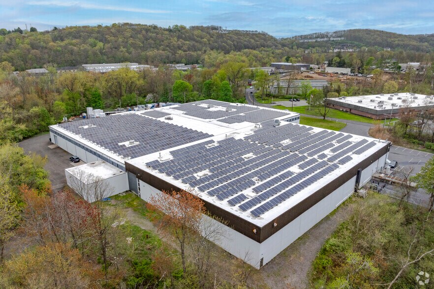 More Photos Of 2 Great Pasture Rd, Danbury Manufacturing For Lease