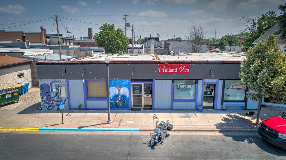 More Photos Of 220 S Ashland St, Cambridge Storefront Retail Office For Sale