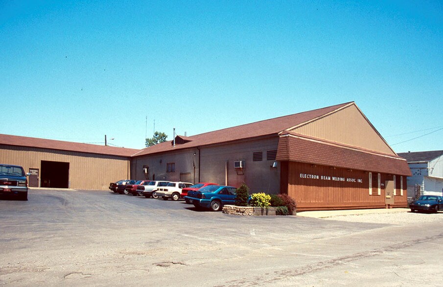 More Photos Of 1556 Deloss St, Indianapolis Industrial For Sale