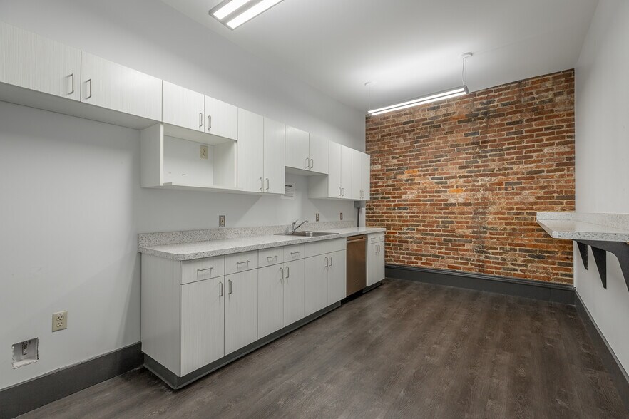 More Photos Of 1410 Cowart St, Chattanooga Loft Creative Space For Sale