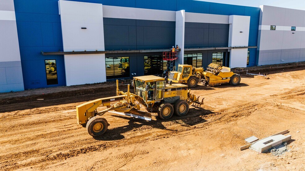 More Photos Of 1352 N Fiesta Blvd, Gilbert Distribution For Lease