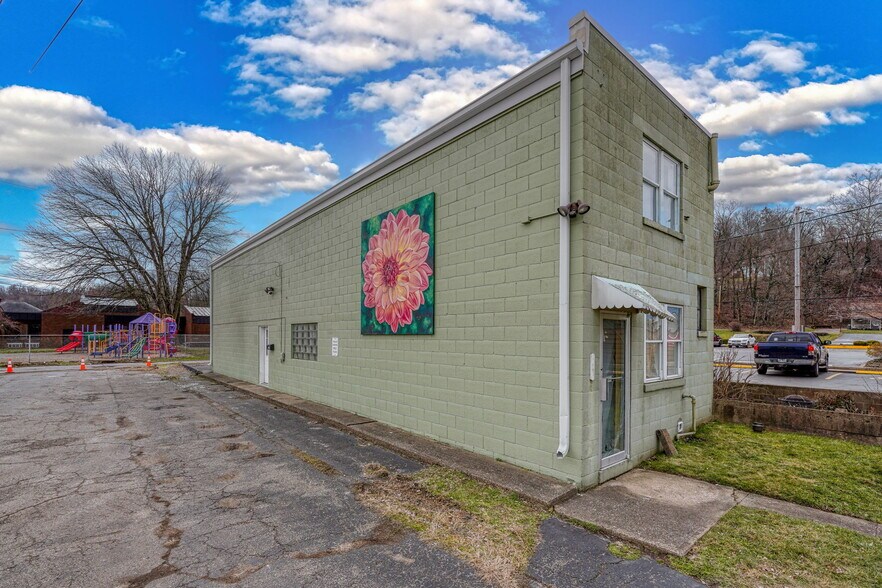 More Photos Of 166 W Main St, Chillicothe Office Residential For Sale