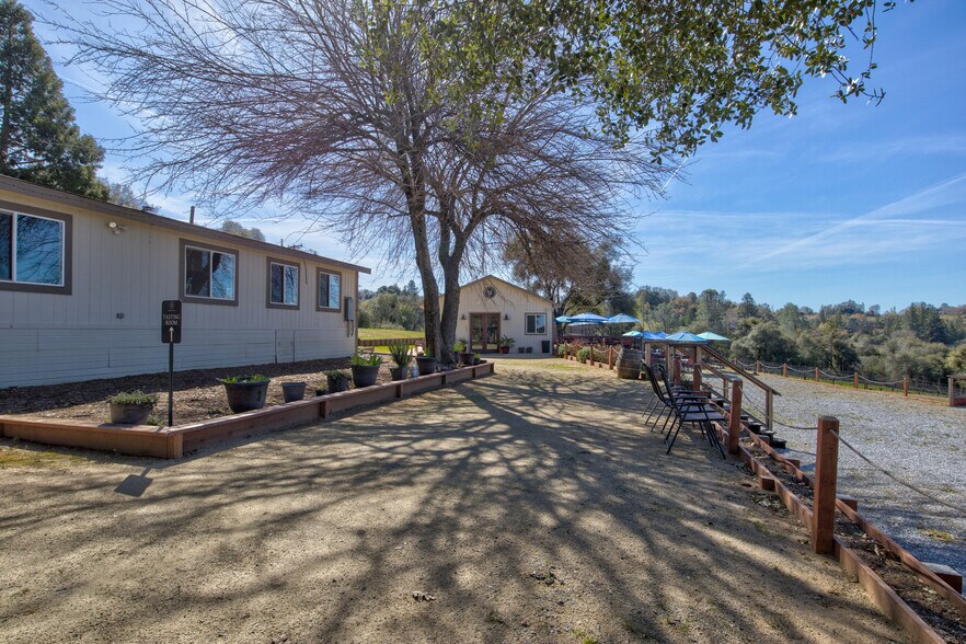 More Photos Of 7449 Fairplay Rd, Somerset Specialty For Sale