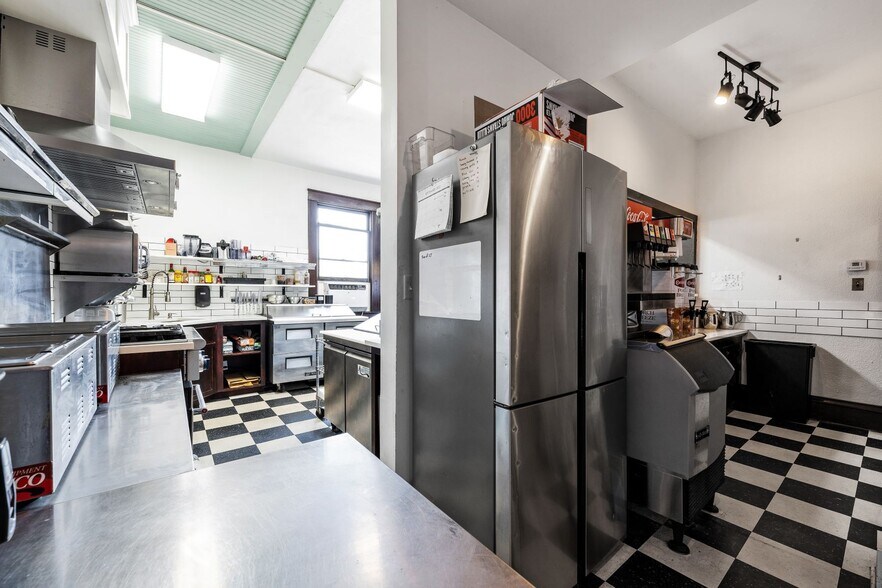 More Photos Of 312 N Central Ave, Cameron Restaurant For Sale