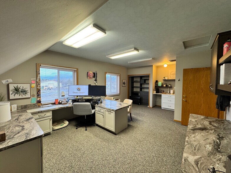 More Photos Of 160 Kelly Rd, Kalispell Flex For Lease