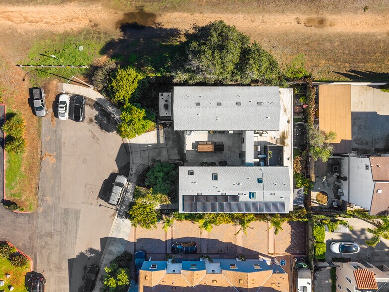 More Photos Of 385 Juniper Ave, Carlsbad Apartments For Sale