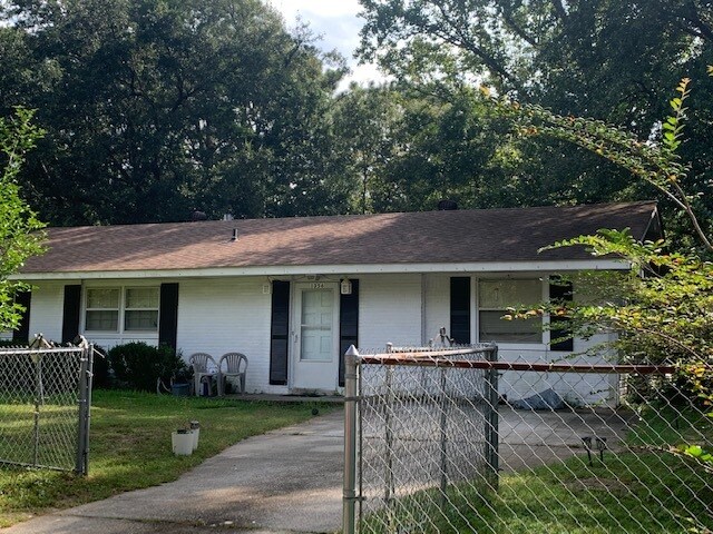 More Photos Of Downtown, Mobile Specialty For Sale