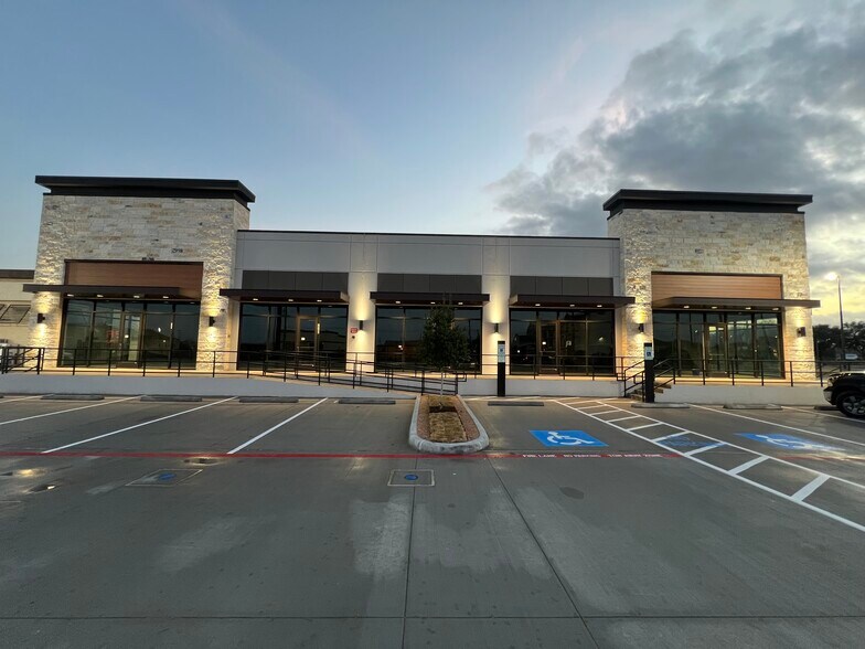 More Photos Of 19300 Morris Ave, Manvel Storefront Retail Office For Lease