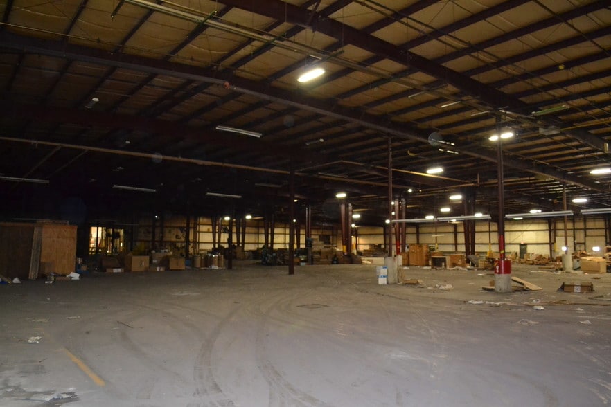 More Photos Of 315 Poston Dr, Crawfordsville Manufacturing For Sale