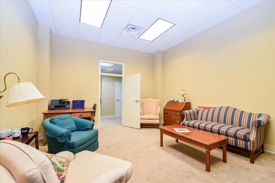 More Photos Of 102 Campbell Ave SW, Roanoke Office For Sale