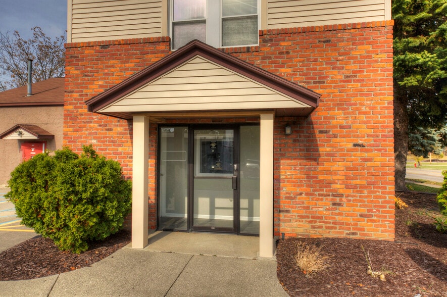 More Photos Of 36050 Goddard Rd, Romulus Auto Repair For Sale