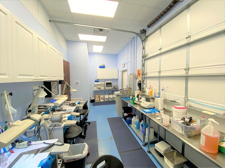 More Photos Of 515 E 27th St, Bradenton Office For Sale