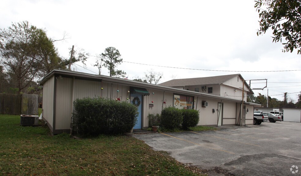 More Photos Of 5609-5611 Timuquana Rd, Jacksonville Unknown For Lease