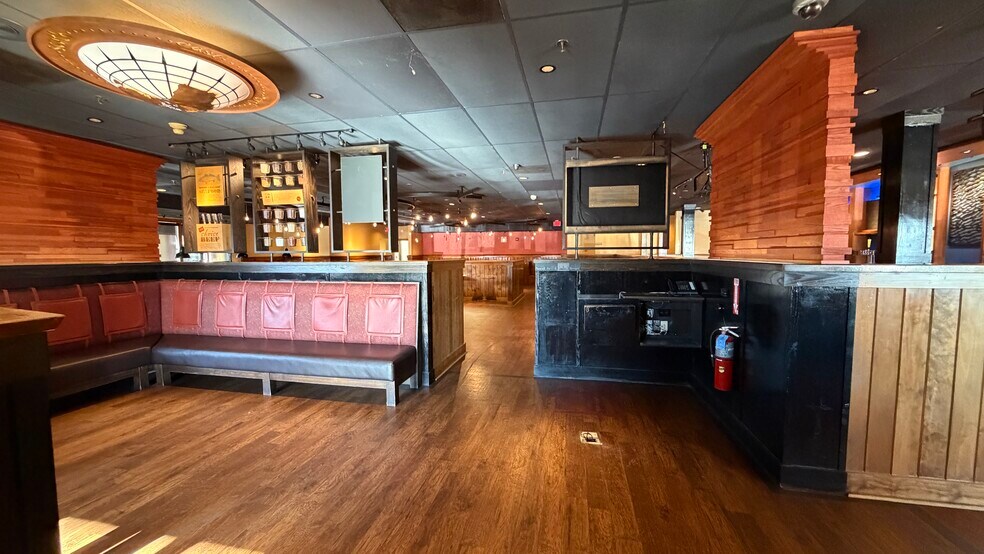 More Photos Of 2124-2162 Merrick Ave, Merrick Unknown For Lease