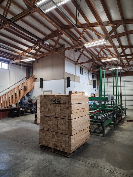 More Photos Of 335 E B Cir, Pasco Warehouse For Sale