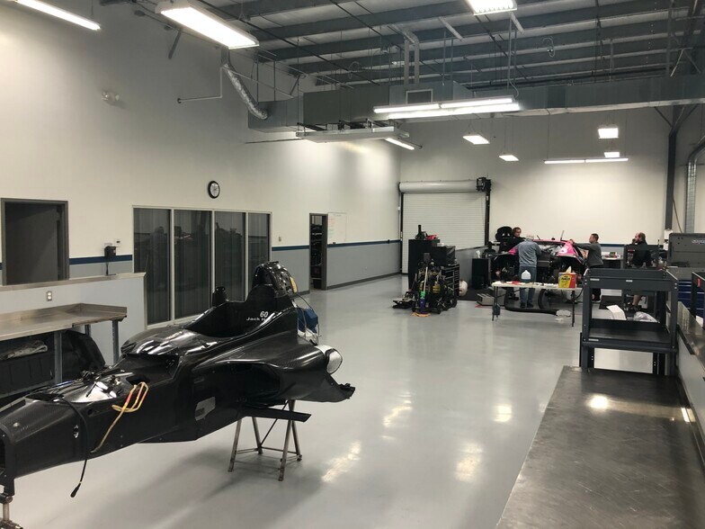 More Photos Of 114 Venture Dr, Pataskala Warehouse For Lease