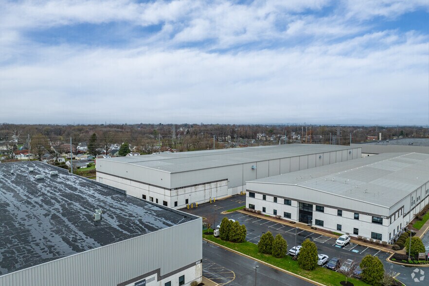 More Photos Of 250 Anchor Mill Rd, New Castle Warehouse For Lease