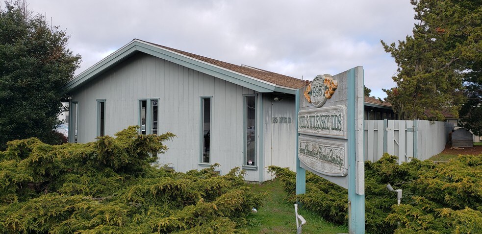 More Photos Of 895 River Dr, Fort Bragg Healthcare For Sale