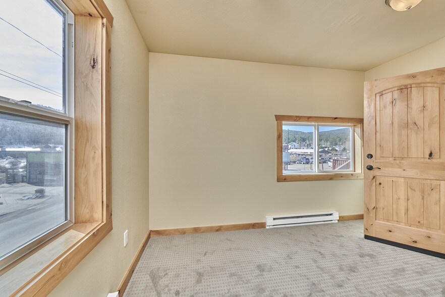 More Photos Of 1 W 1st St, Nederland Storefront Retail Office For Lease