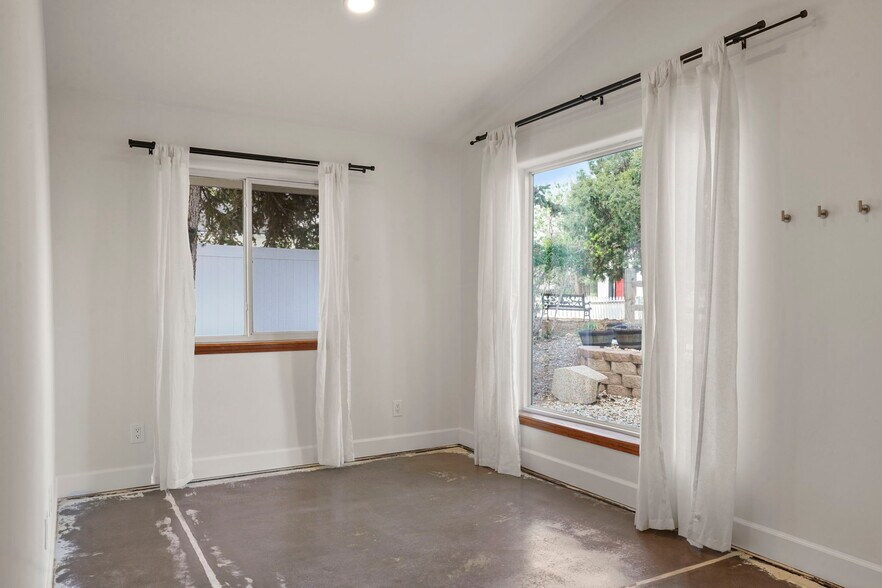 More Photos Of 267 Washington St, Monument Office Residential For Sale