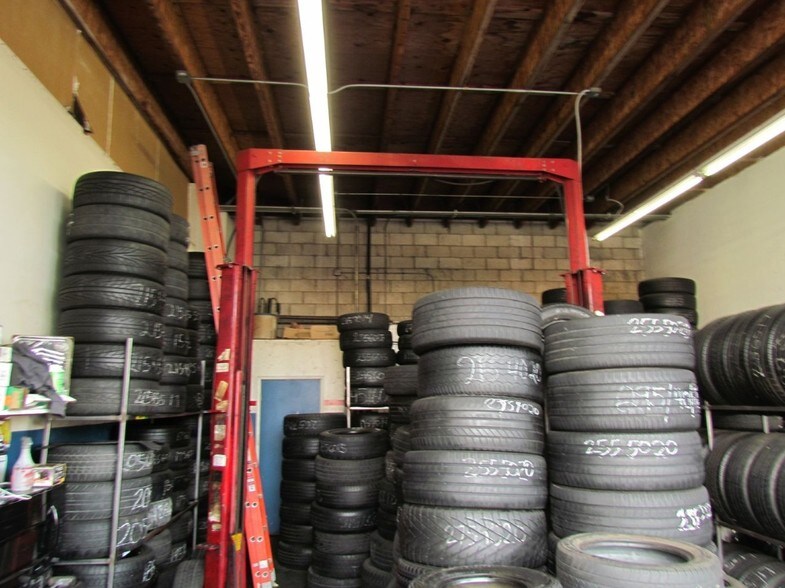 More Photos Of 3137 W Imperial Hwy, Inglewood Auto Repair For Lease