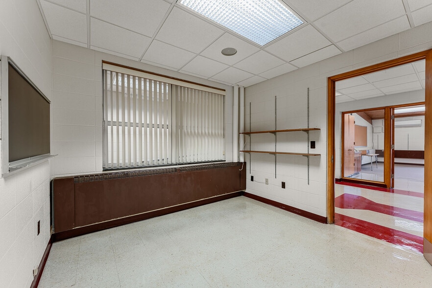 More Photos Of S5864 State Highway 23, Loganville Light Distribution For Sale