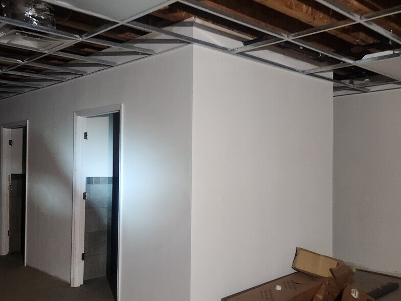 More Photos Of Martin Luther King Hwy, Eutaw Warehouse For Sale