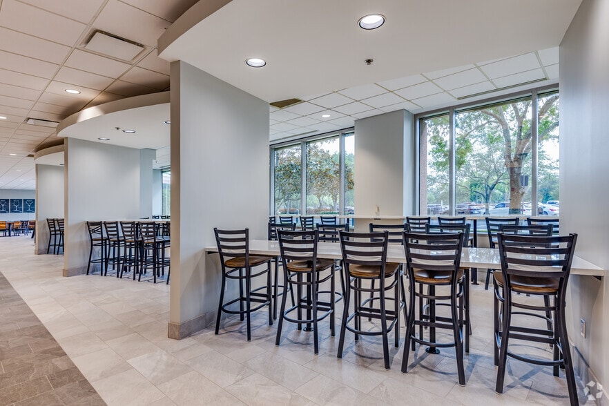 More Photos Of 2300 Discovery Dr, Orlando Office For Lease