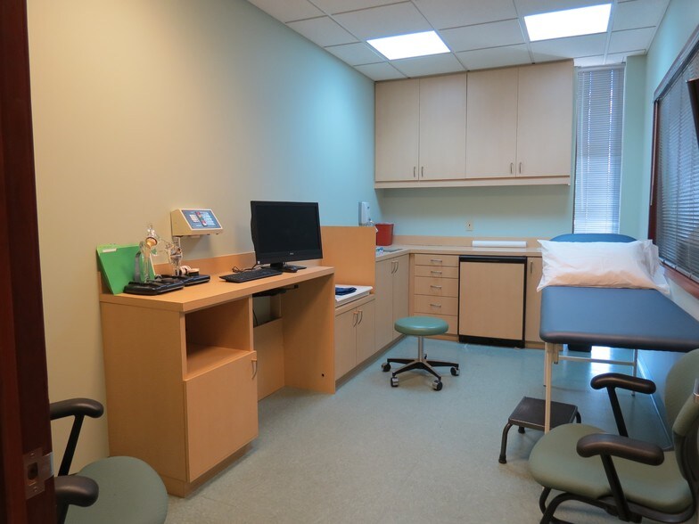 More Photos Of 2550 S Douglas Rd, Coral Gables Medical For Lease