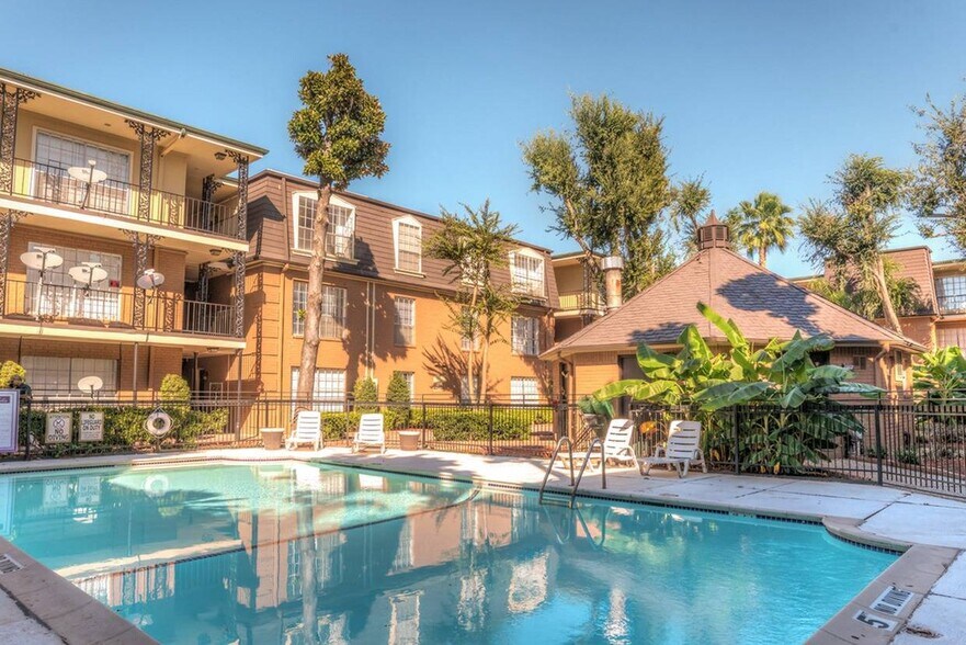More Photos Of , Houston Multifamily For Sale