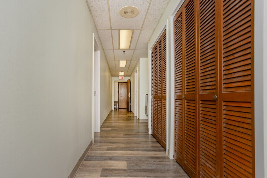 More Photos Of 239 Silas Deane Hwy, Wethersfield Medical For Lease