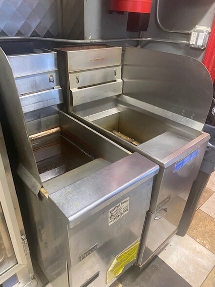 More Photos Of 726 Courtlandt Ave, Bronx Restaurant For Lease