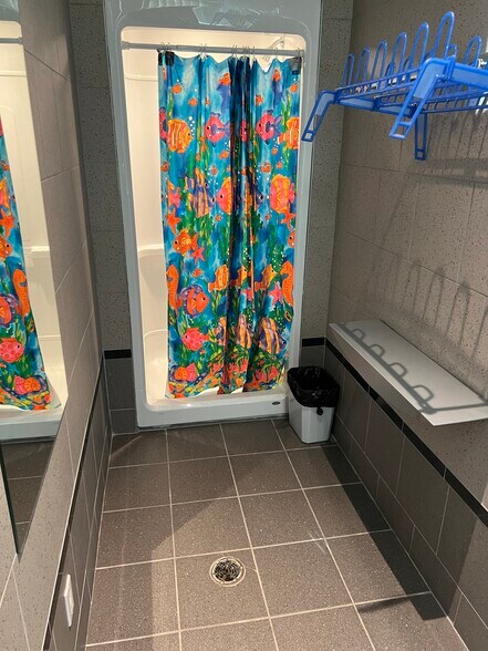 More Photos Of 4960 Rue Levy, Saint-Laurent Unknown For Lease