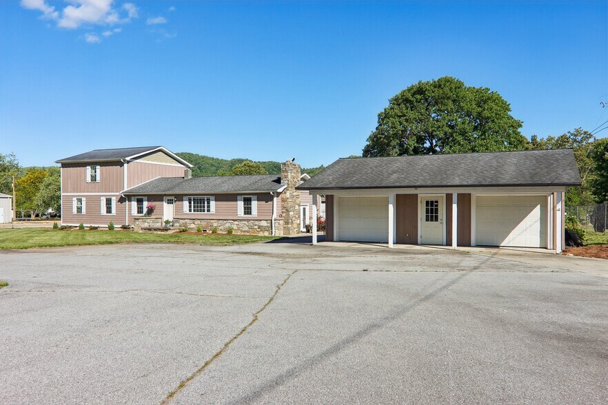 More Photos Of 1448 Cane Creek Rd, Fletcher Specialty For Sale