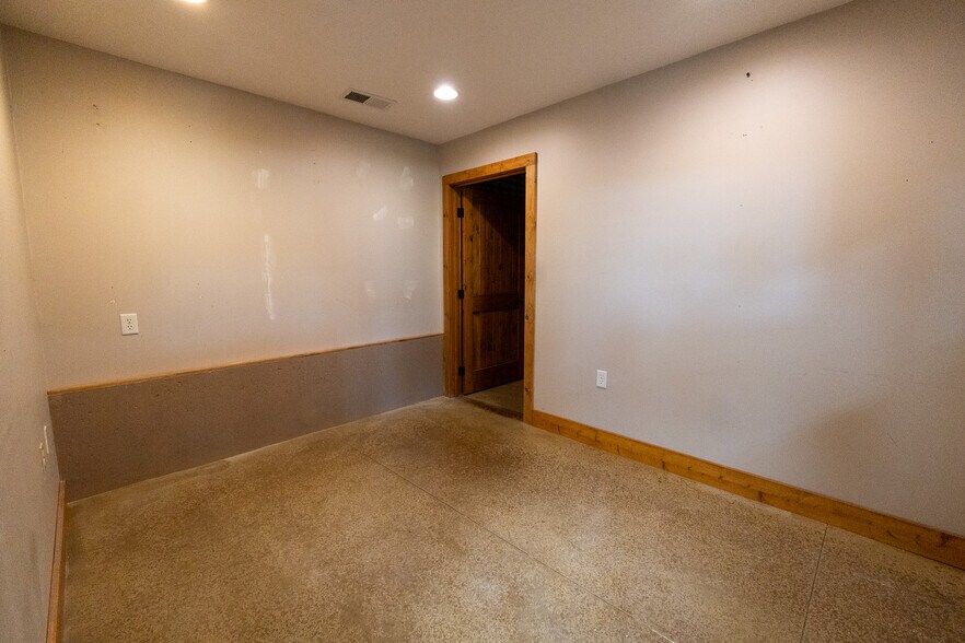More Photos Of 6398 Blue Star Hwy, Saugatuck Freestanding For Sale