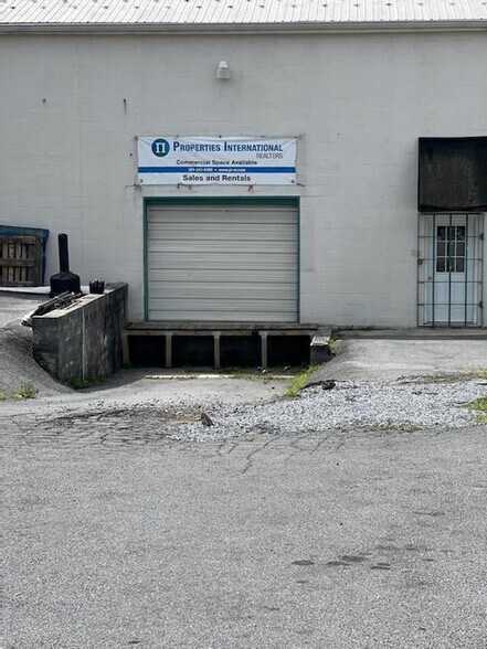More Photos Of 1023 W Washington St, Hagerstown Warehouse For Lease