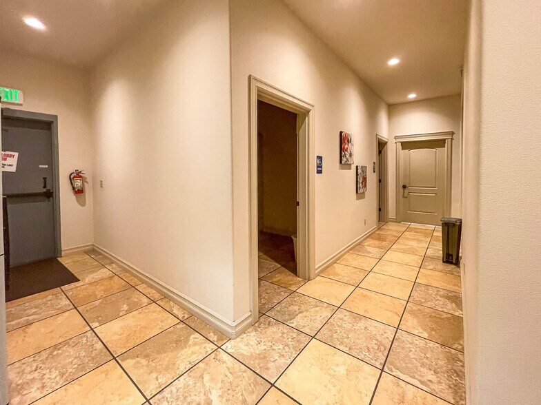 More Photos Of 2198 NE Stephens St, Roseburg Medical For Sale