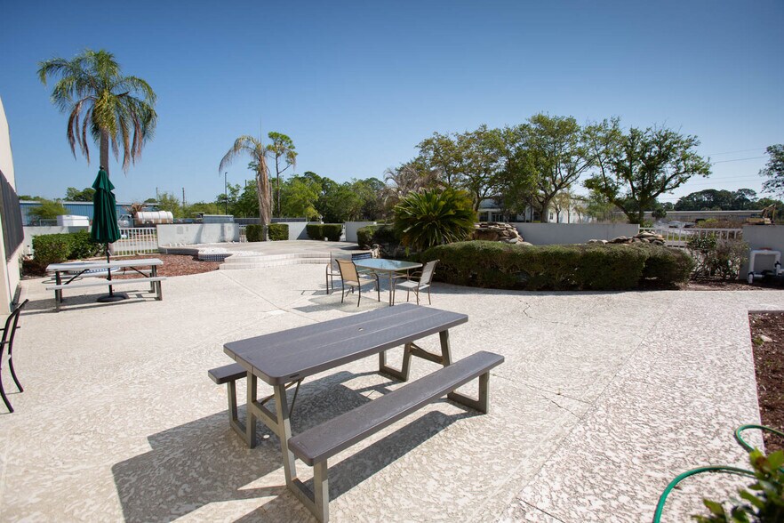 More Photos Of 264 West Dr, Melbourne Light Manufacturing For Lease