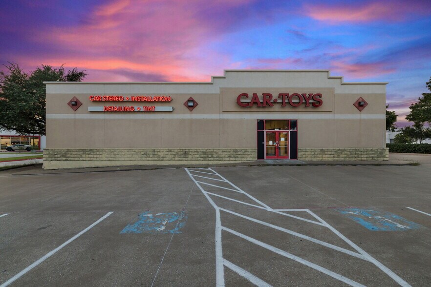 More Photos Of 2801 Central Expy, Plano Freestanding For Sale